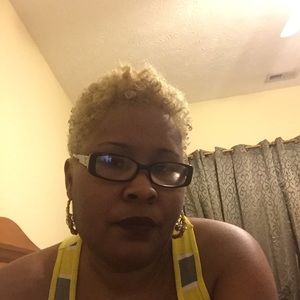 Meet your Posher, Saxton